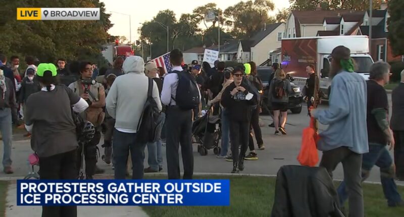 ICE Chicago Operation Midway Blitz: Protesters gather at Broadview ICE facility Friday; SW Side tamale vendor held at facility