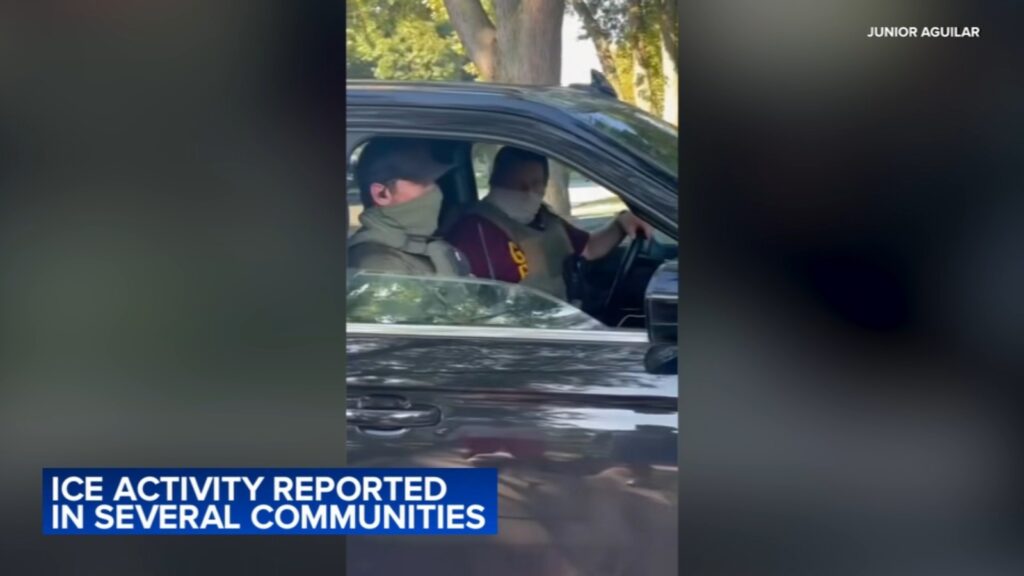 ICE Chicago news: On Mexican Independence Day, fears among Chicago area's immigrant community grow after reports of arrests