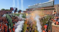 Illinois wins Homecoming game over USC on last second field goal