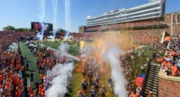 Illinois wins Homecoming game over USC on last second field goal