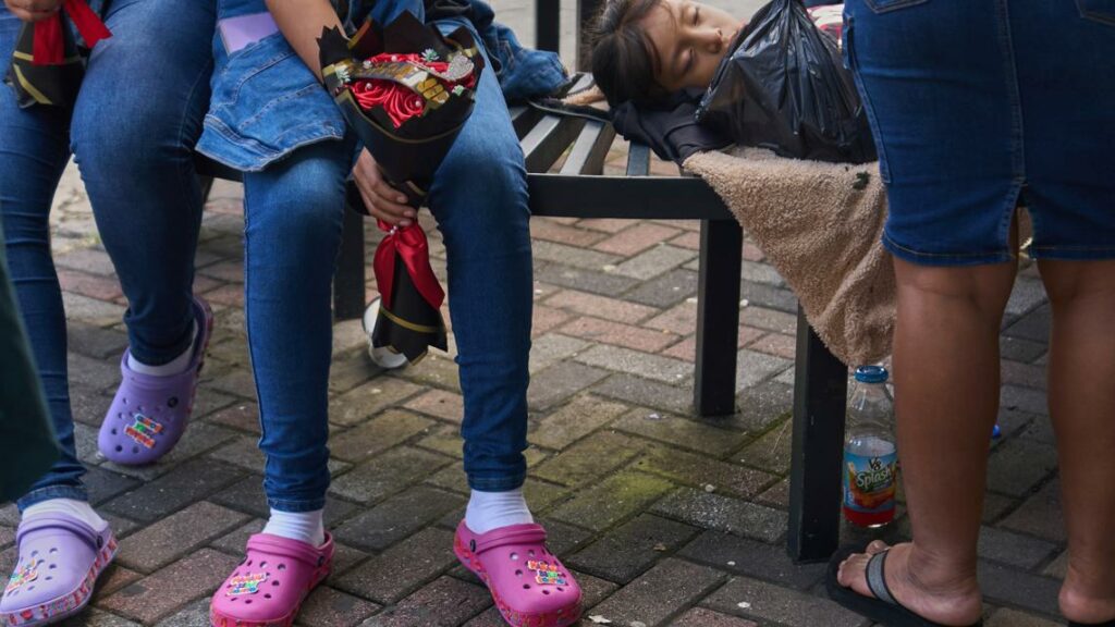 Judge blocks US deportation of Guatemalan children until Sept. 16