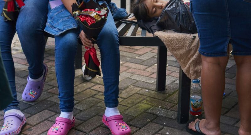 Judge blocks US deportation of Guatemalan children until Sept. 16