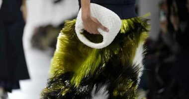 Louise Trotter's Bottega Veneta premiere delves into the house's craftsmanship with looks that swirl