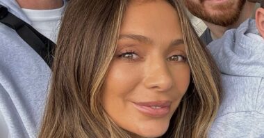 Nadia Bartel takes new boyfriend and children to the AFL Grand Final