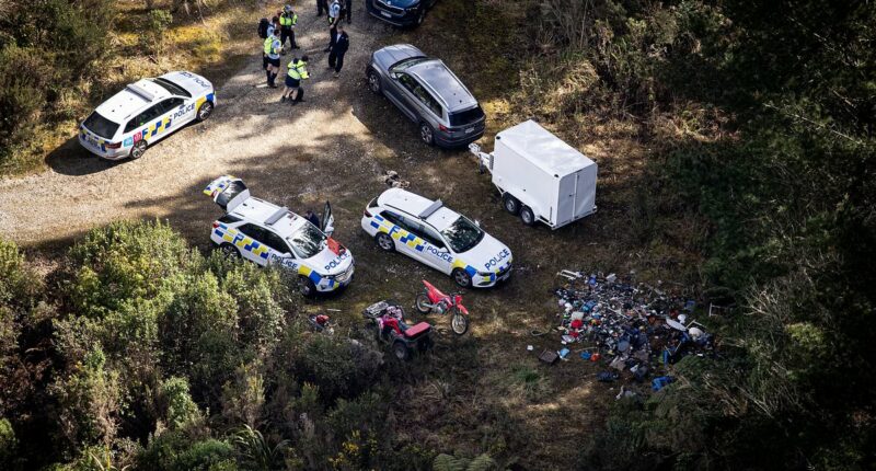 Police discover what may have been in fugitive Tom Phillips's hideout