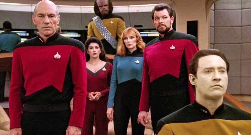 Star Trek's Starfleet Uniform Colors Explained