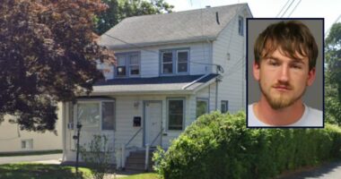 Suspect found bloodied on porch after calling police: Cops
