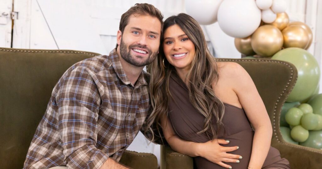 Taylor Frankie Paul’s Ex Dakota Hopes She's 'Happy' on 'Bachelorette'