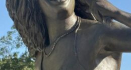 TINA TURNER STATUE