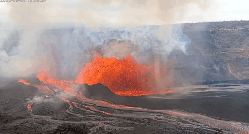 Whirlwinds form during Kilauea's 32nd episode. (Courtesy: USGS)