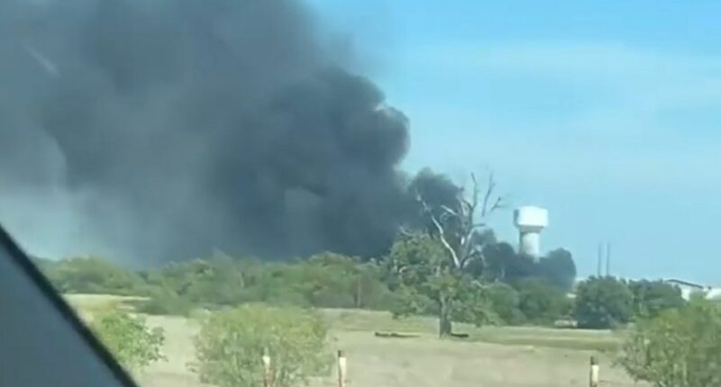 'Ball of fire': 2 dead after plane crashes into parked trucks in Texas