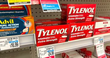 Trump offers new warning on Tylenol for pregnant women