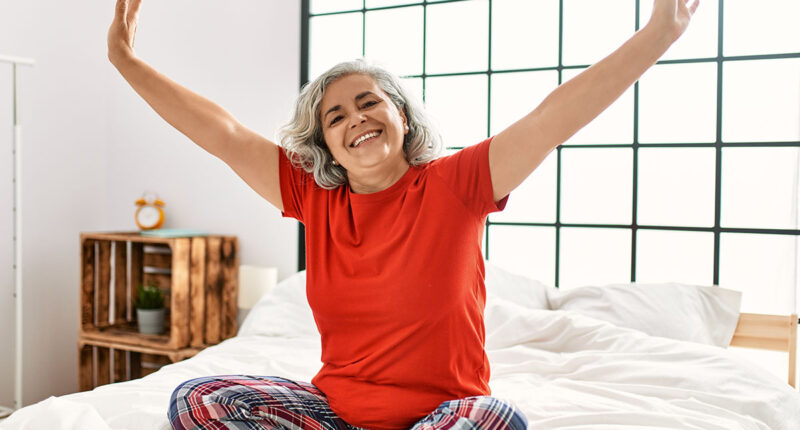 4 Bed Exercises That Flatten Your Lower Belly Faster Than Crunches After 60