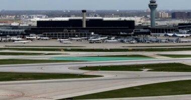 Air traffic controllers at O'Hare Airport rally against government shutdown
