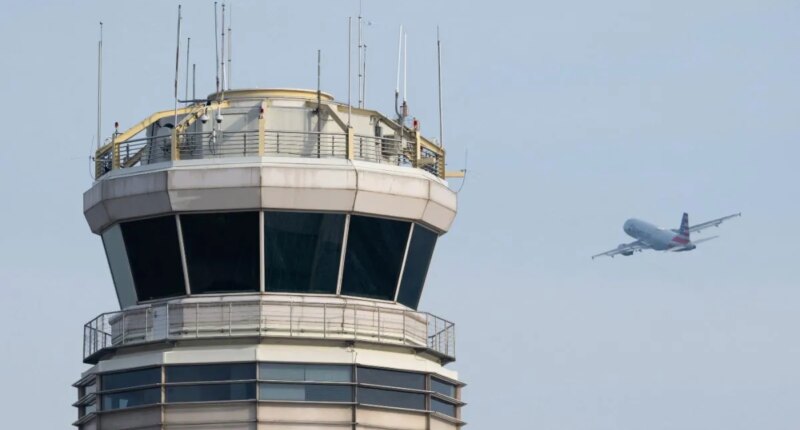 Air traffic controllers miss first paycheck due to government shutdown