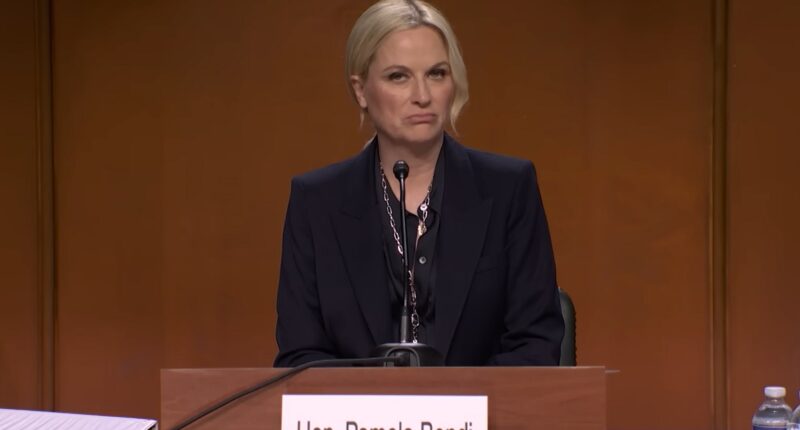 Amy Poehler plays Pam Bondi on ‘SNL’s 50th Anniversary episode with Tina Fey and Aubrey Plaza cameos