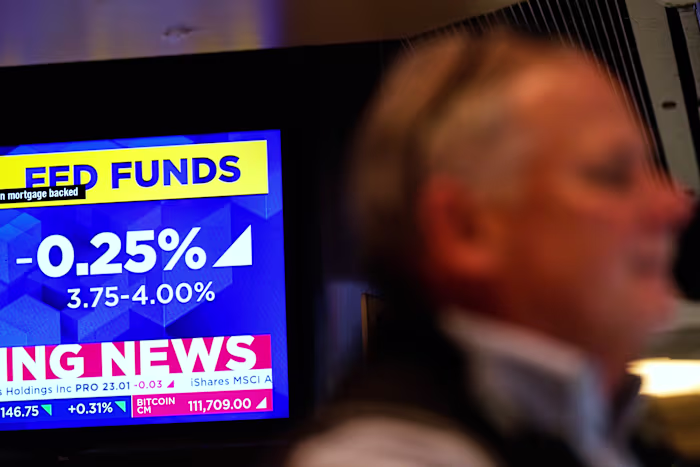 Asian shares, oil prices fall back following Trump's meeting with Chinese leader Xi