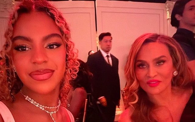 BLUE IVY SUPPORTS HER GRANDMOTHER TINA KNOWLES AT THE ANGEL BALL