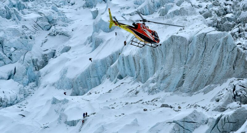 Blizzard traps hundreds on Mount Everest as rescue teams race to save lives
