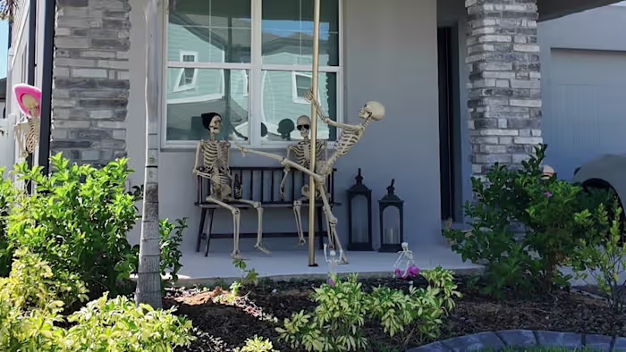 Bone to pick: Adult-themed skeleton decor rattles Minneola neighborhood