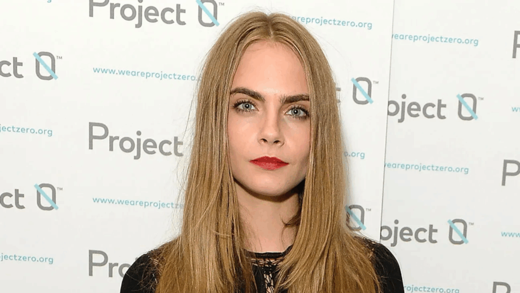 Cara Delevingne Stalled in Paris Fashion Week Queue: British Model’s Reaction Shocks Fans