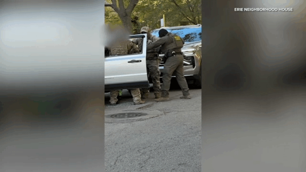 Chicago ICE reports: Feds detain man near Superior and Paulina in West Town; Laugh Factory says manager detained in Lakeview