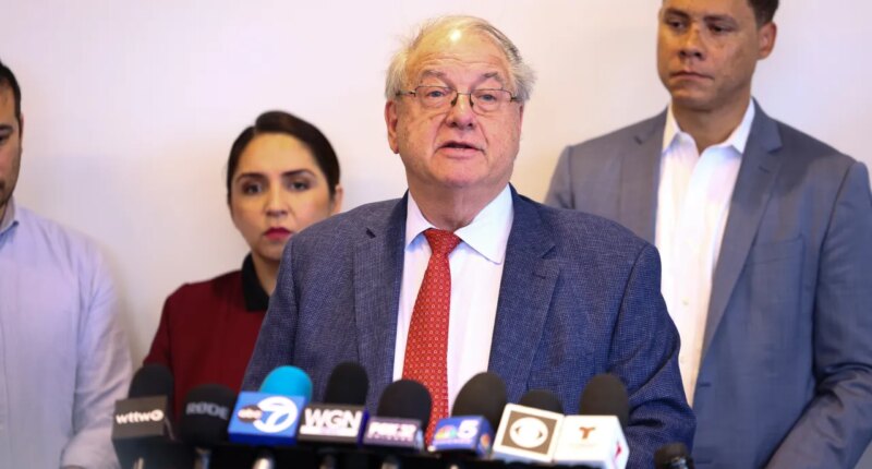 Attorney Kalman Resnick speaks about the detention of Ruben Torres Maldonado during a news conference calling for the release of Ruben Torres Maldonado, Wednesday, Oct. 22, 2025 in Chicago. (Anthony Vazquez /Chicago Sun-Times via AP)
