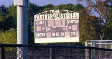 Coach tackled, concussed 8th grade football player, mom says