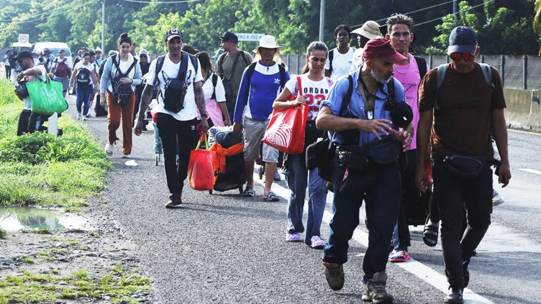 DHS sends ominous warning as migrant caravan heads toward US-Mexico border from Honduras