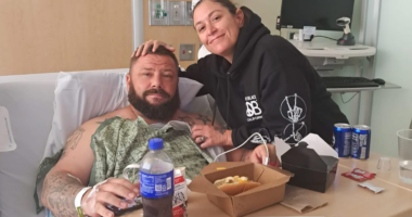 Dad knifed on way to Halloween fest, kids save him from 'demonic stare' maniac with dino sticker, charger cord