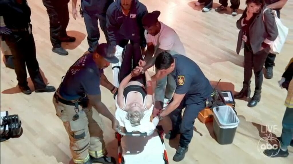 'Dancing with the Stars' week 7: Halloween night scares up shocking injury and another emotional elimination