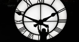 Daylight saving time ends soon: What happened to 'locking the clocks?'