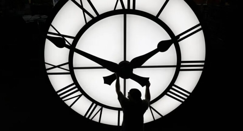 Daylight saving time ends soon: What happened to 'locking the clocks?'