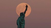 Does the full moon make us sleepless? A neurologist explains the science
