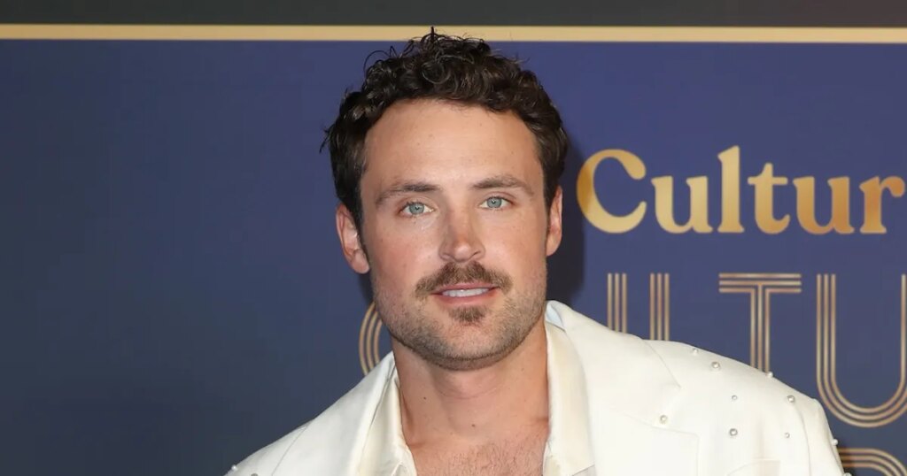 Dylan Efron Reveals 1 Romantasy Book to Avoid When Getting Into the Genre