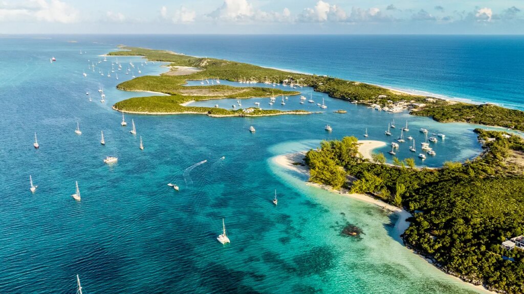 Eight Americans arrested in Bahamas after authorities discover 'high-powered weapons' cache, ammunition