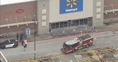 Evergreen Park, Illinois news: 2 injured in shooting inside Walmart store in Evergreen Park at 95th, Western, police say | LIVE
