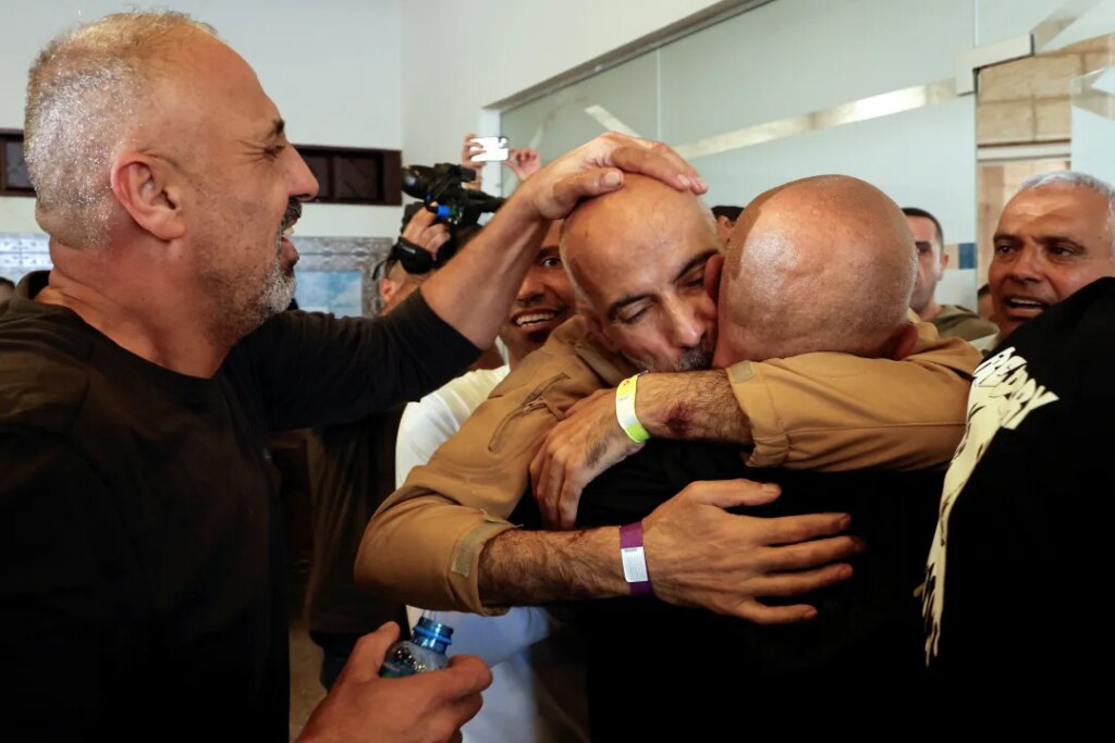 Freed Palestinian prisoner embraces loved ones