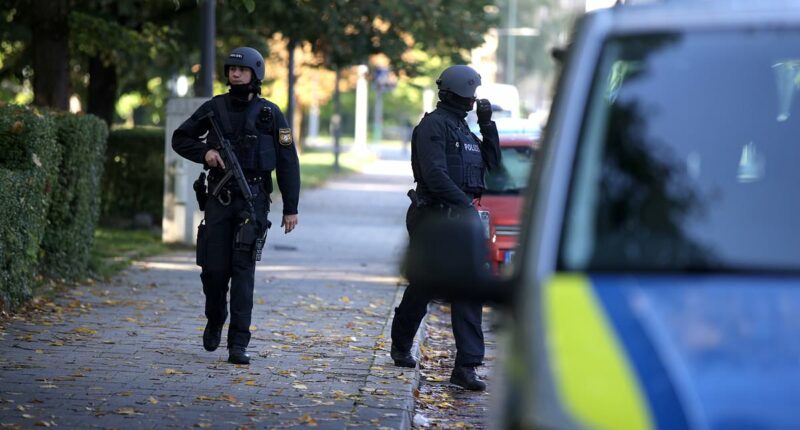 Germany closes Oktoberfest over bomb threat