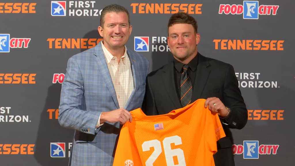 How much will Tennessee's new head baseball coach be paid?