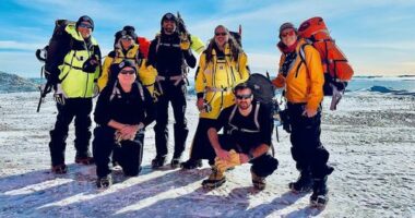 Hundreds of jobs on offer in Antarctica with enticing salaries