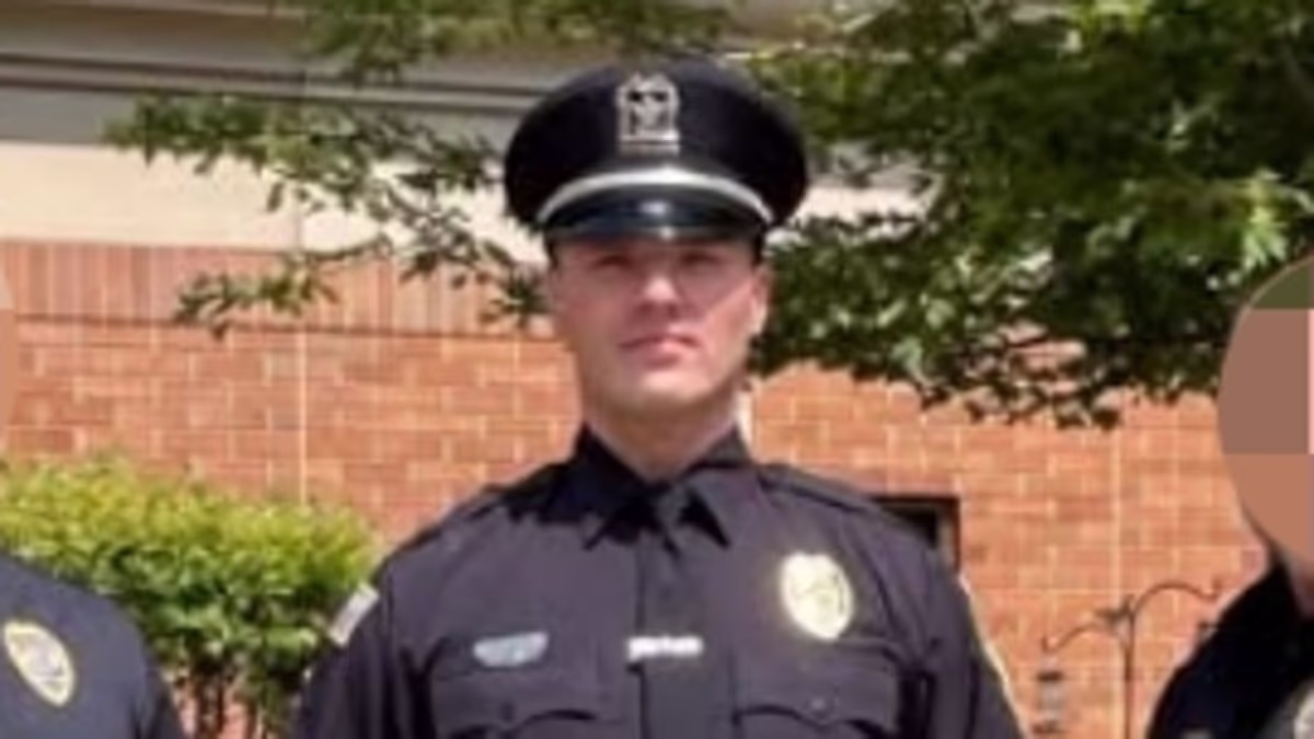 ICE arrests Chicago police officer accused of being illegal migrant
