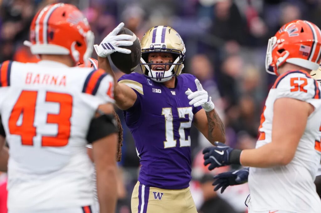 Illini defense struggles in road loss at Washington
