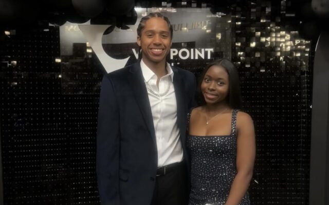 JENNIFER HUDSON’S TEEN SON DAVID JR. LOOKS ALL GROWN UP AT HOMECOMING