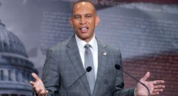 Jeffries: ‘Trump 2028’ hats ‘randomly appeared’ during White House meeting