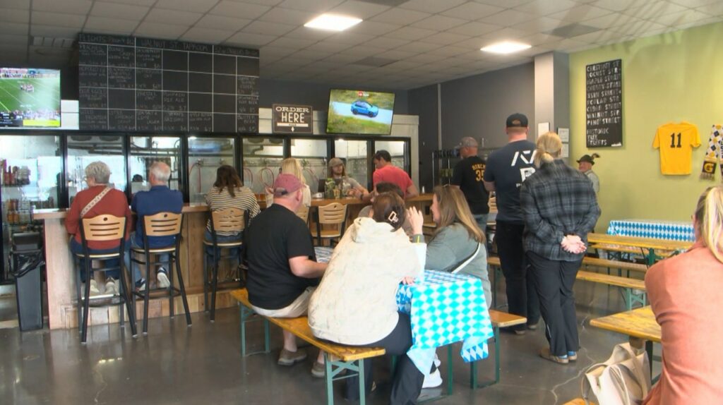 Johnson City Brewing pours first drink at West Walnut Street location