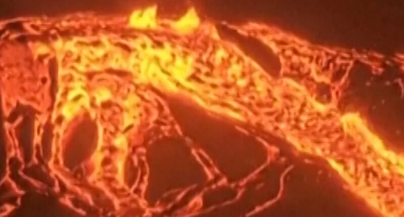 Kilauea volcano erupts on Hawaii's Big Island