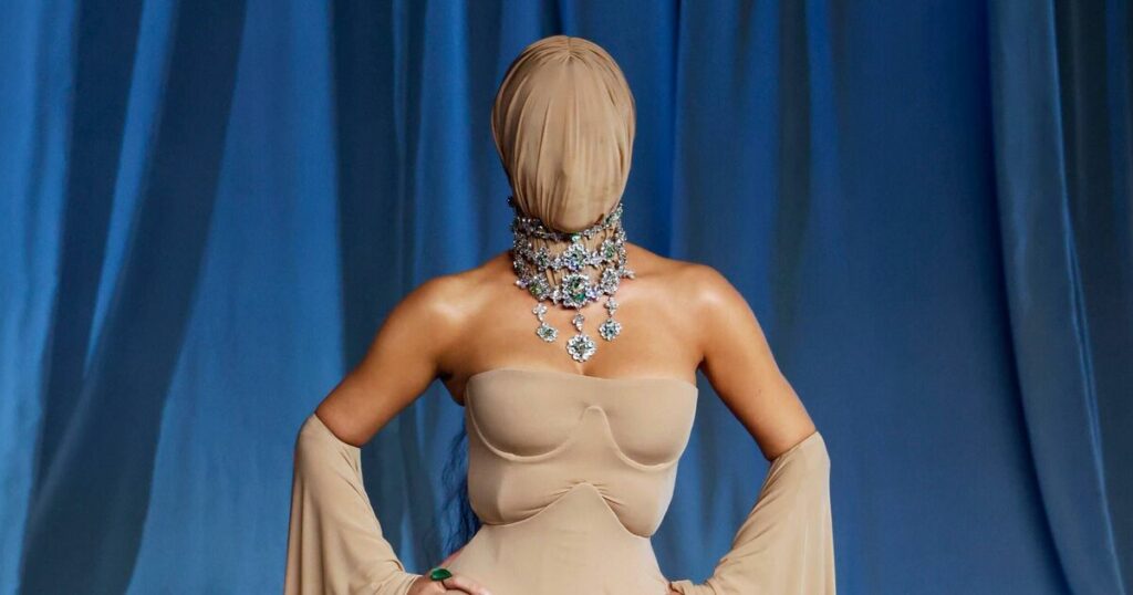 Kim Kardashian's eight-word outburst as she 'loses it' in jaw-dropping 'faceless' outfit