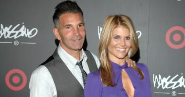 Lori Loughlin SPLITS from Mossimo Giannulli after 28-year marriage