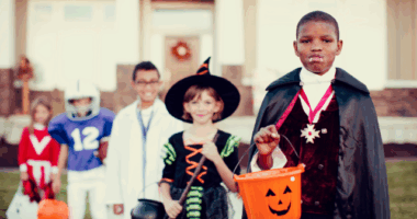 MORE PARENTS ARE SAYING “BOO” TO STORE-BOUGHT COSTUMES AND MAKING THEIR OWN THIS HALLOWEEN